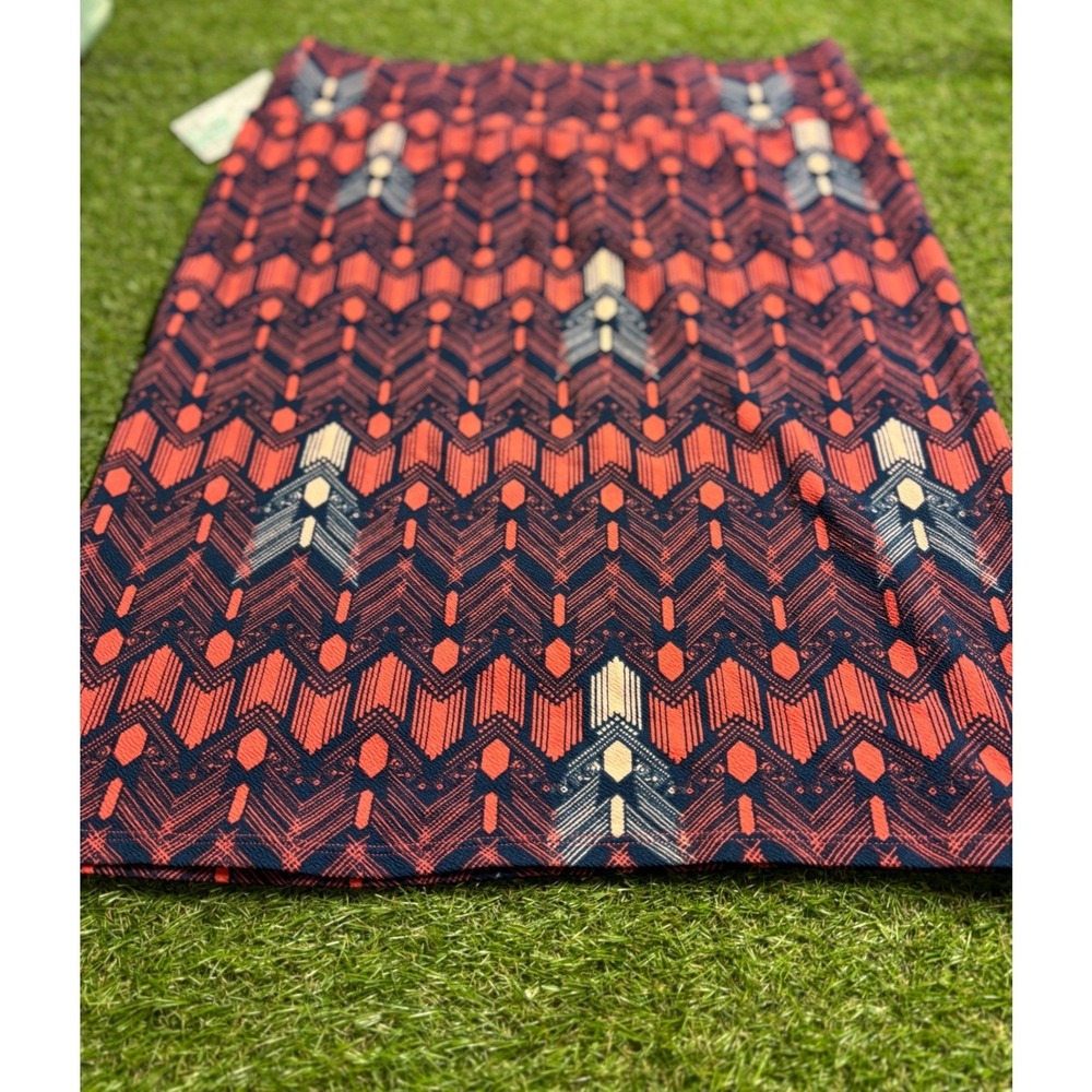 LuLaRoe Cassie Skirt 2XL Coral Navy Geometric Print Knee Length A‎ Line